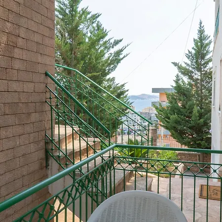 Apartment Horizon View